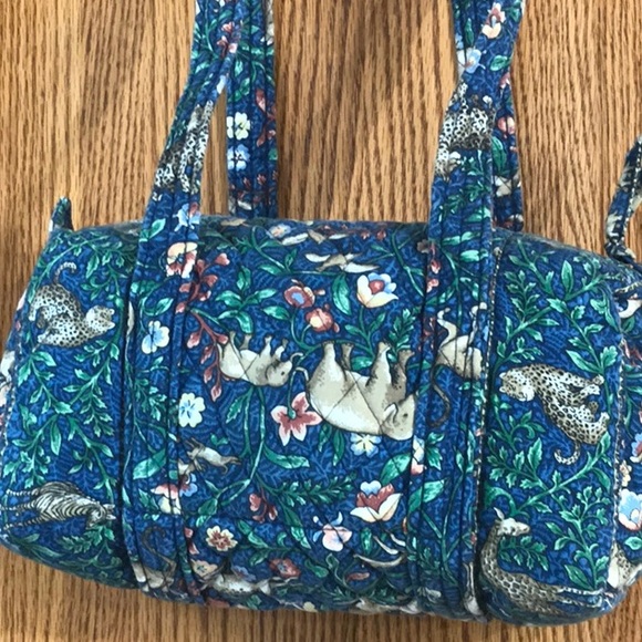 Vera Bradley Classic 100 Handbag in Animal Kingdom - Like New! - Picture 4 of 13